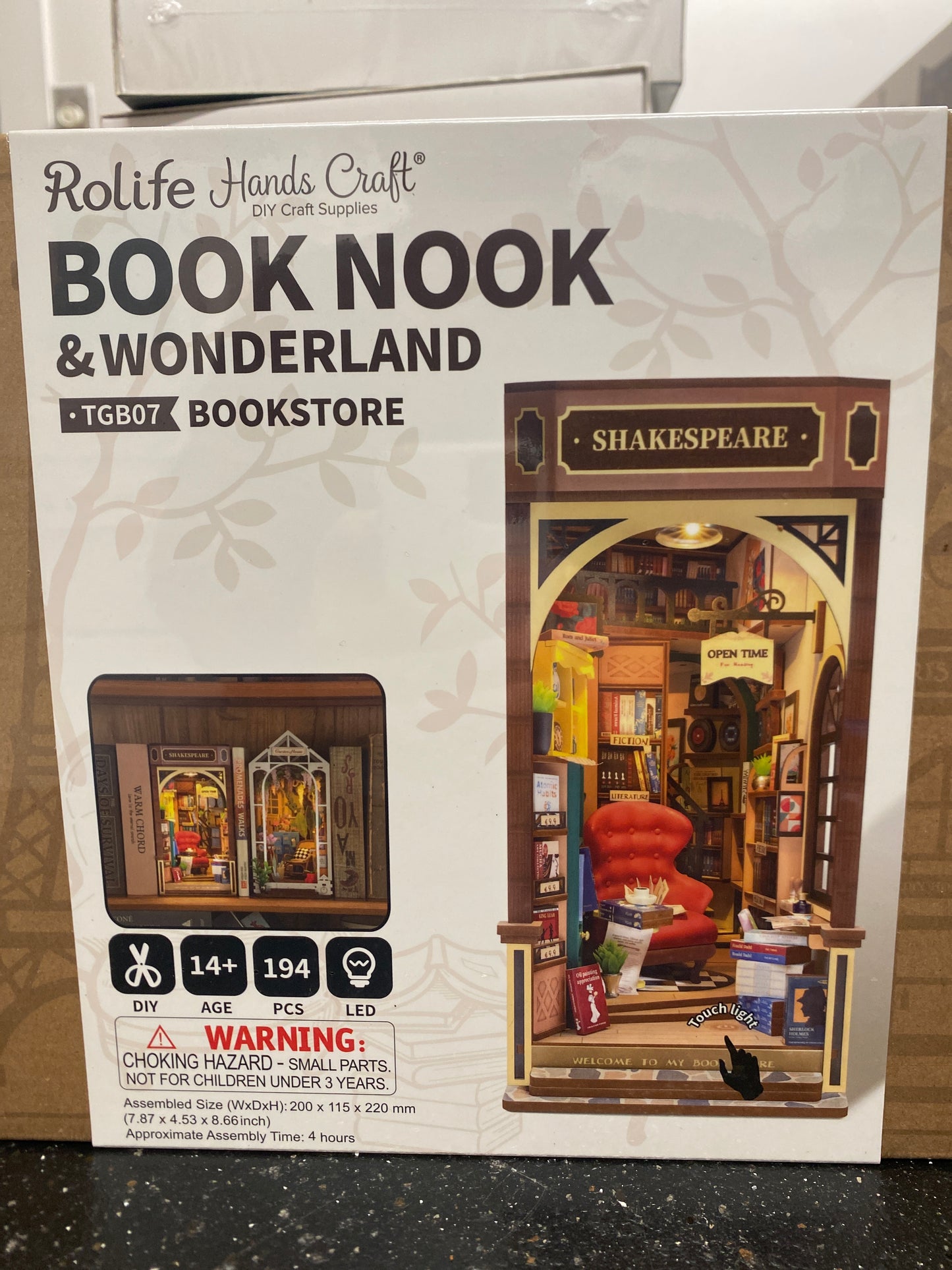 DIY Book Nook - Bookstore