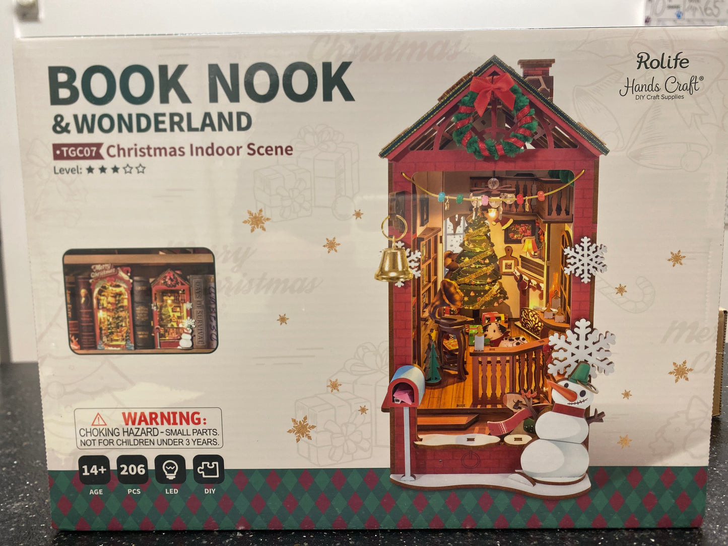 DIY Book Nook - Indoor Christmas Scene
